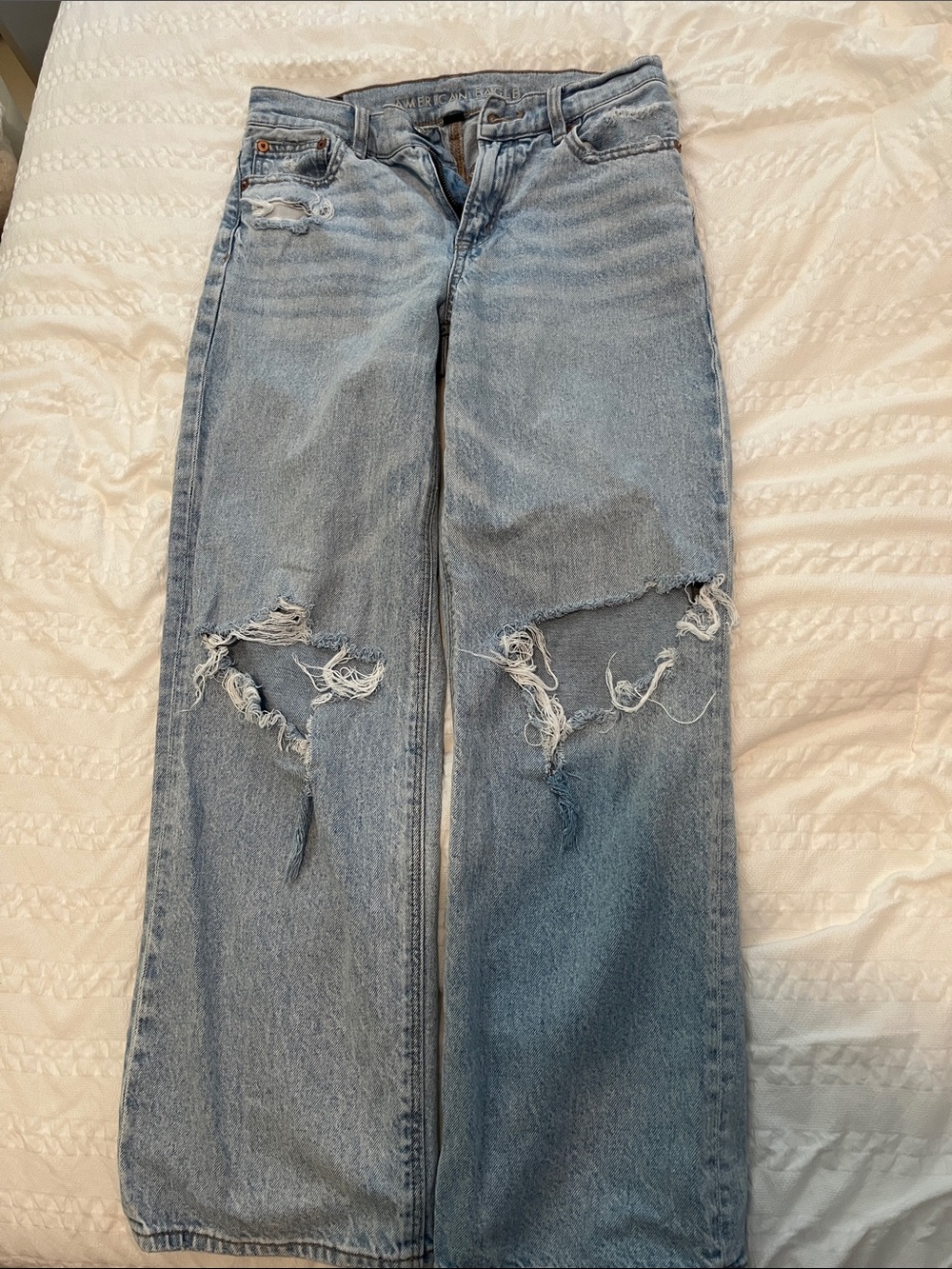 American Eagle Outfitters Light Wash Distressed Straight Leg Jeans